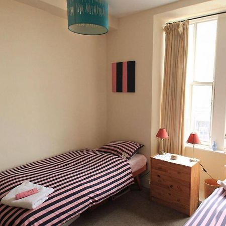 Entire Apartment In エディンバラ エクステリア 写真
